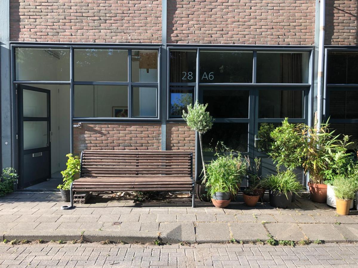 Studio 28A6 With Free Parking Place Bed and Breakfast Amsterdam Exteriör bild