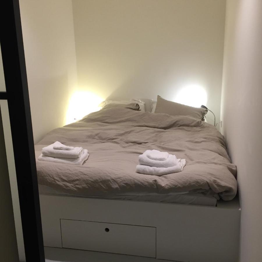 Studio 28A6 With Free Parking Place Bed and Breakfast Amsterdam Exteriör bild